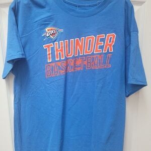 NWT NBA OKC Oklahoma City Thunder Basketball Tee Size L